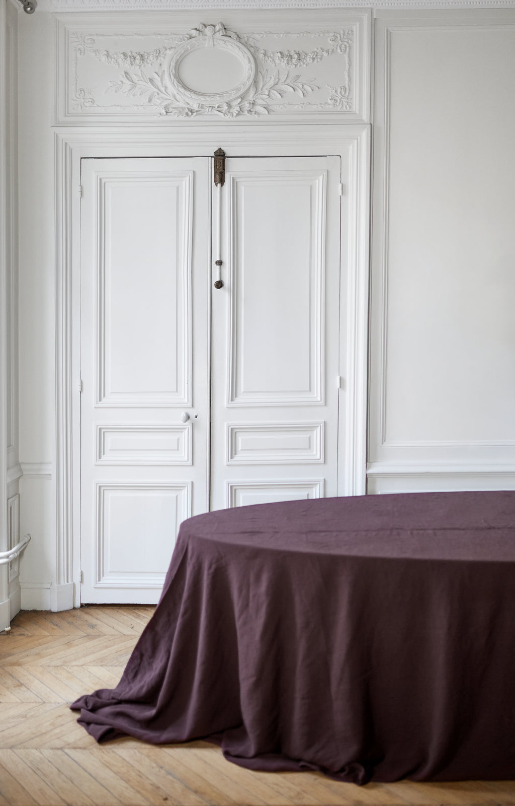 Aubergine Linens from www.madamedelamaison.com