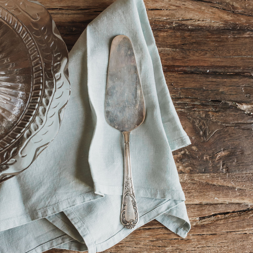 antique tart/cake server sold on www.madamedelamaison.com