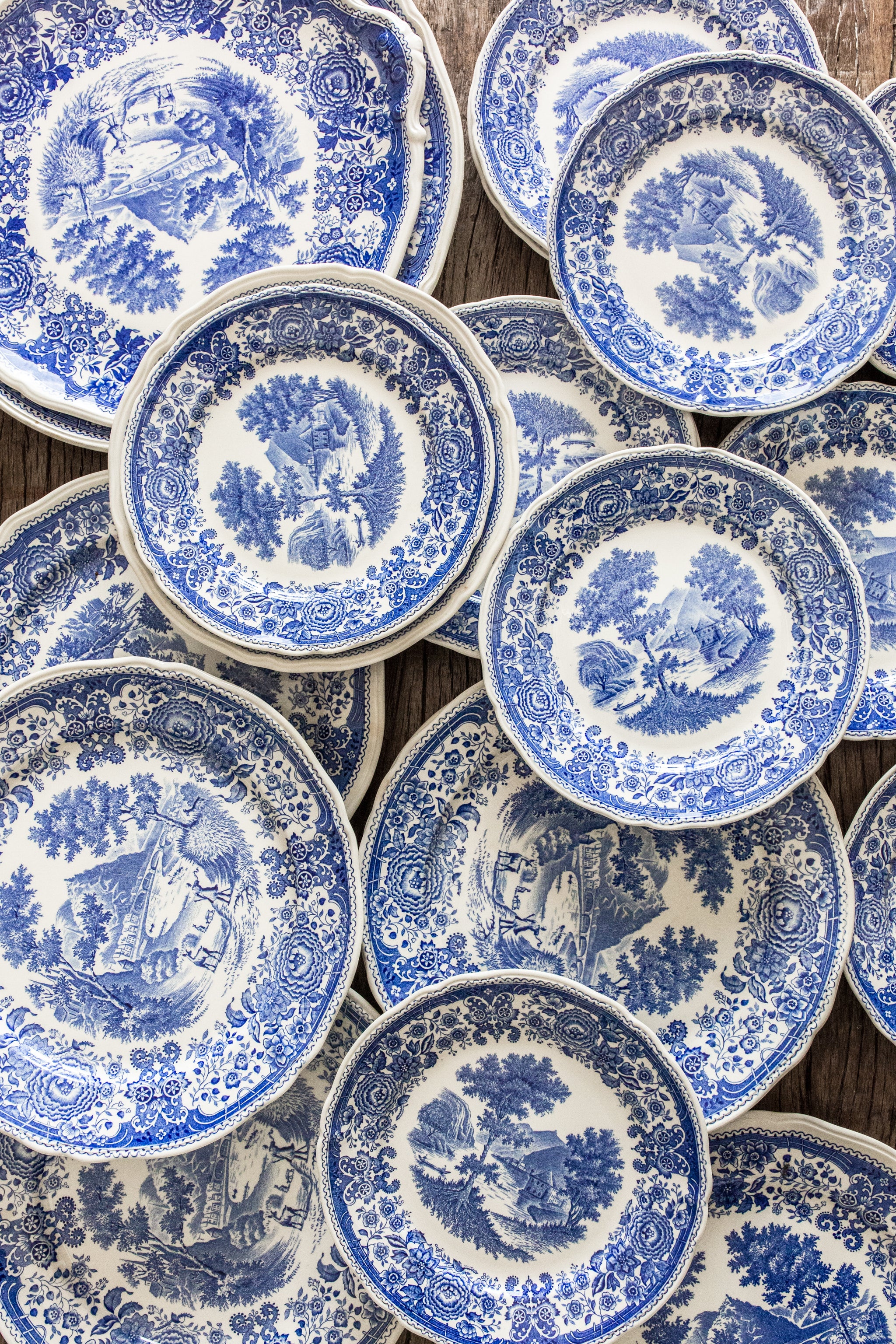 Antique Blue and White Paysage Collection – Madame de la Maison