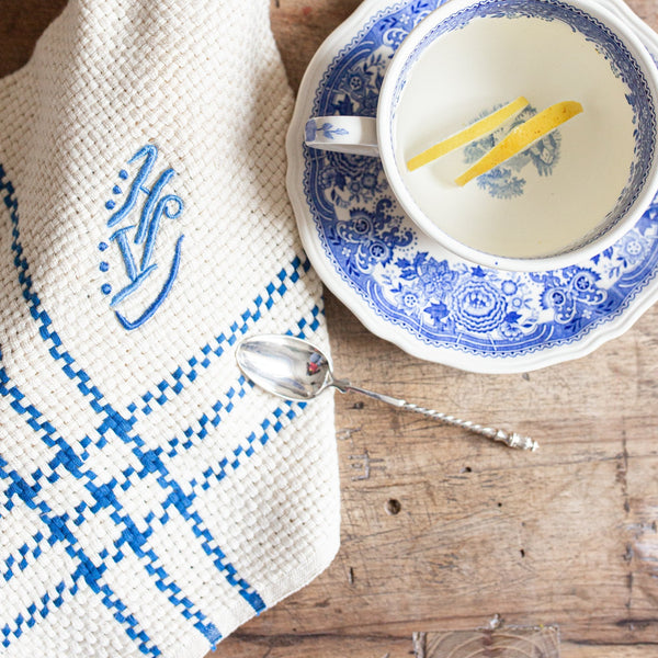 Knit embroidered dish towels | sold on www.madamedelamaison.com