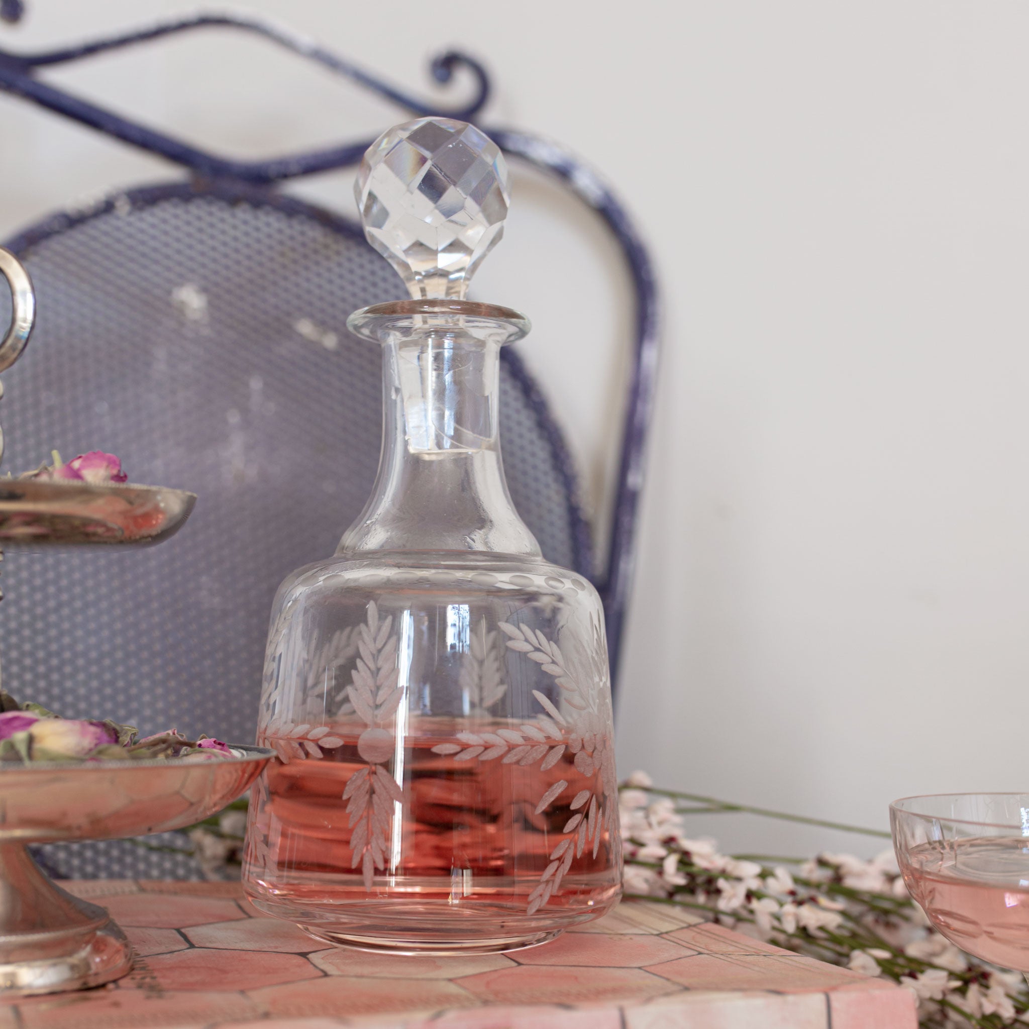 Etched Floral Glass Decanter – Madame de la Maison
